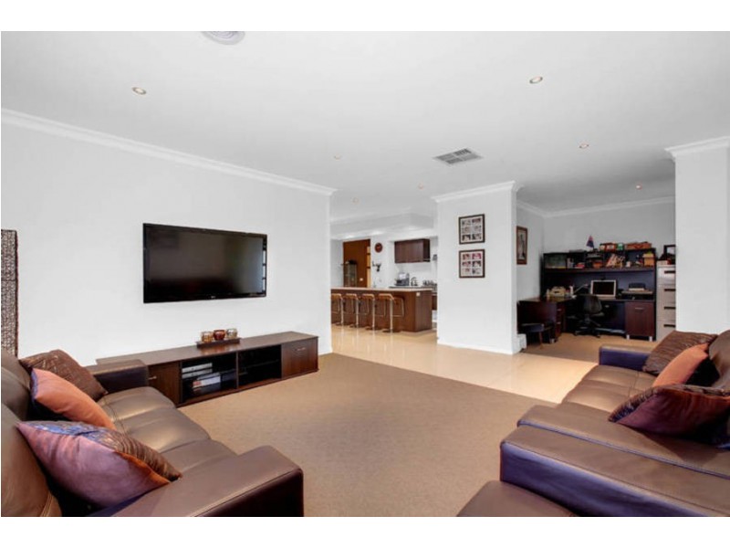 28 Flinders Street, Taylors Hill VIC 3037