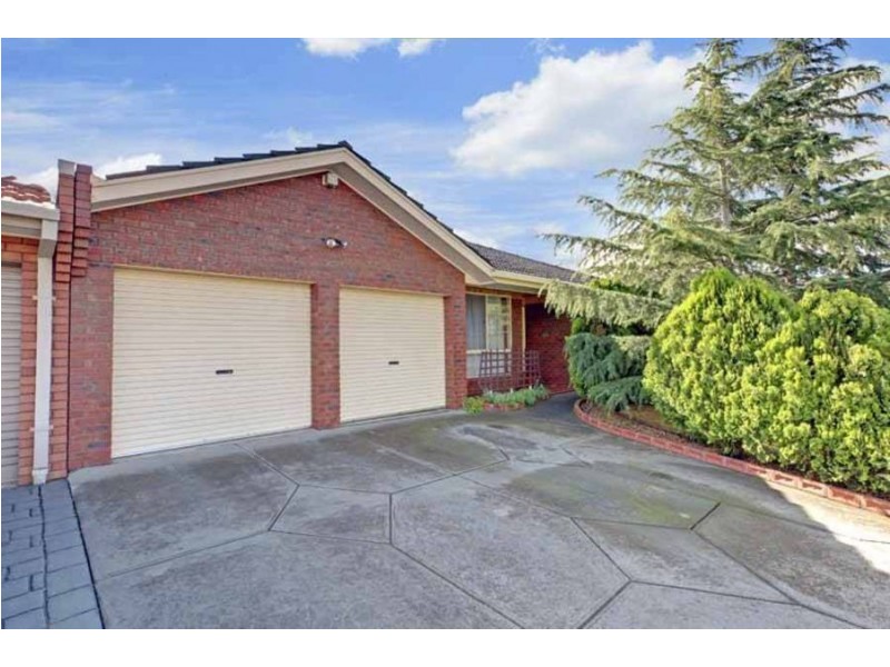 7 Reed Crescent, Taylors Lakes VIC 3038