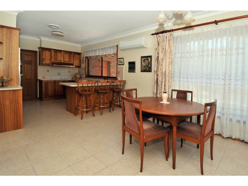 32 Wanaka Drive, Keilor Downs VIC 3038