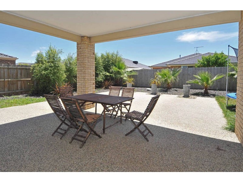 7 Mosman Grove, Taylors Hill VIC 3037