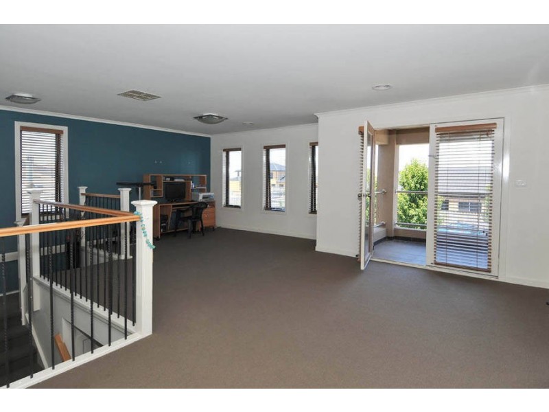 7 Mosman Grove, Taylors Hill VIC 3037