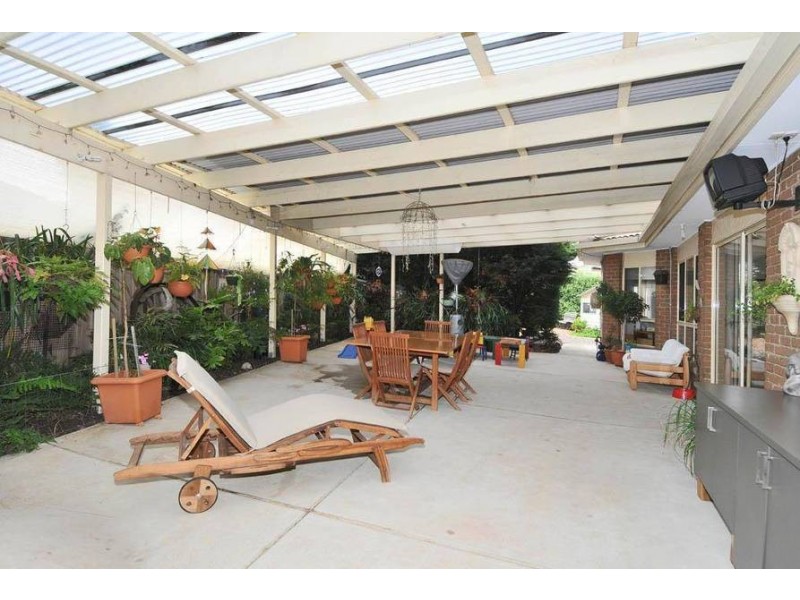 7 Cadrona Court, Hillside VIC 3037