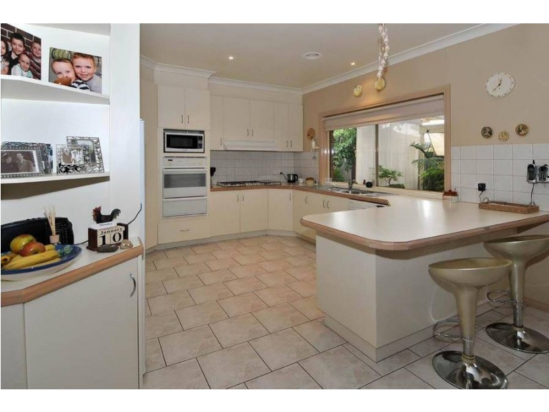 7 Cadrona Court, Hillside VIC 3037