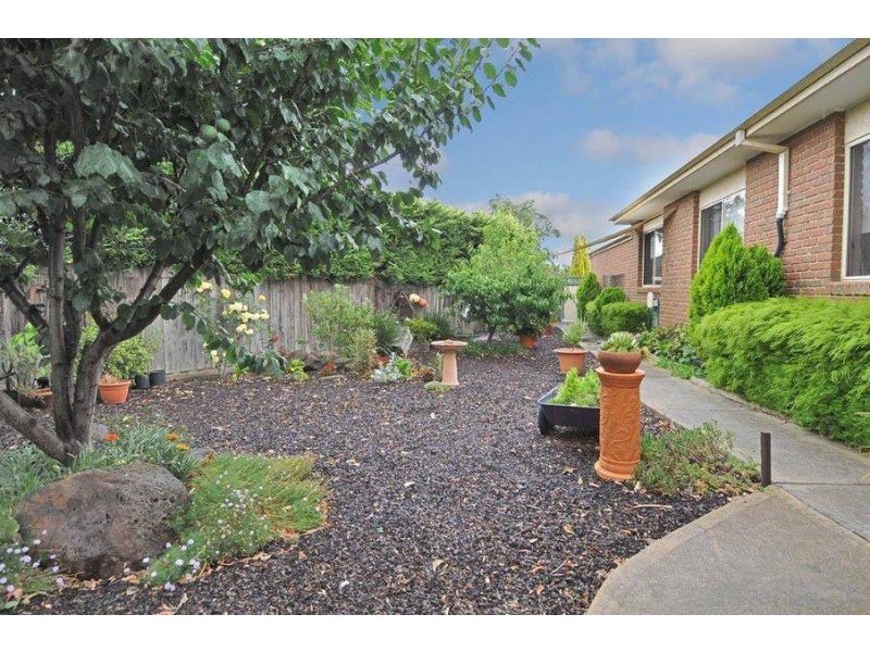 7 Cadrona Court, Hillside VIC 3037