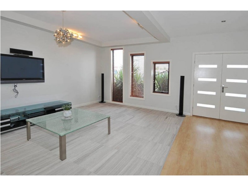 4 Forbes Place, Taylors Hill VIC 3037