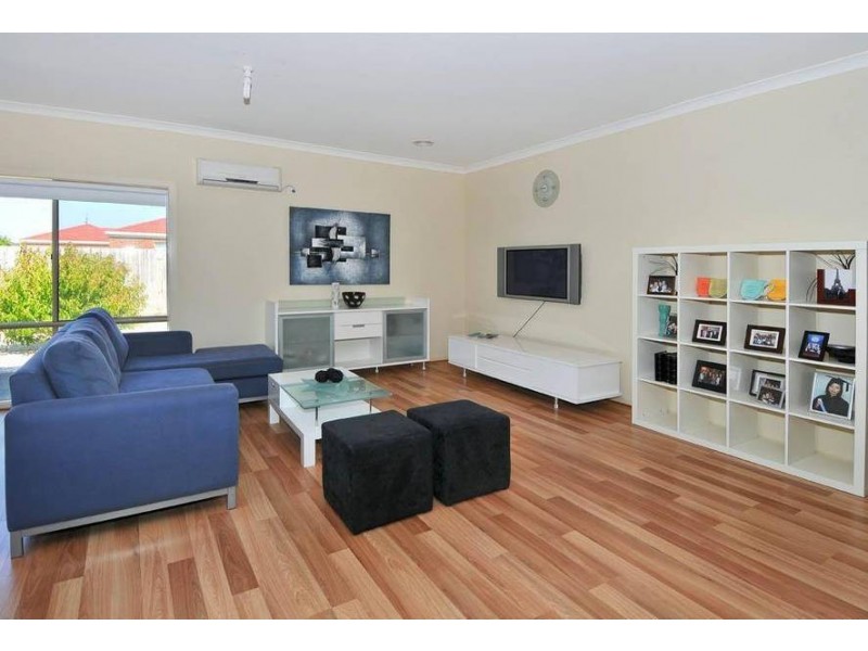 12 St Kilda Parade, Taylors Hill VIC 3037