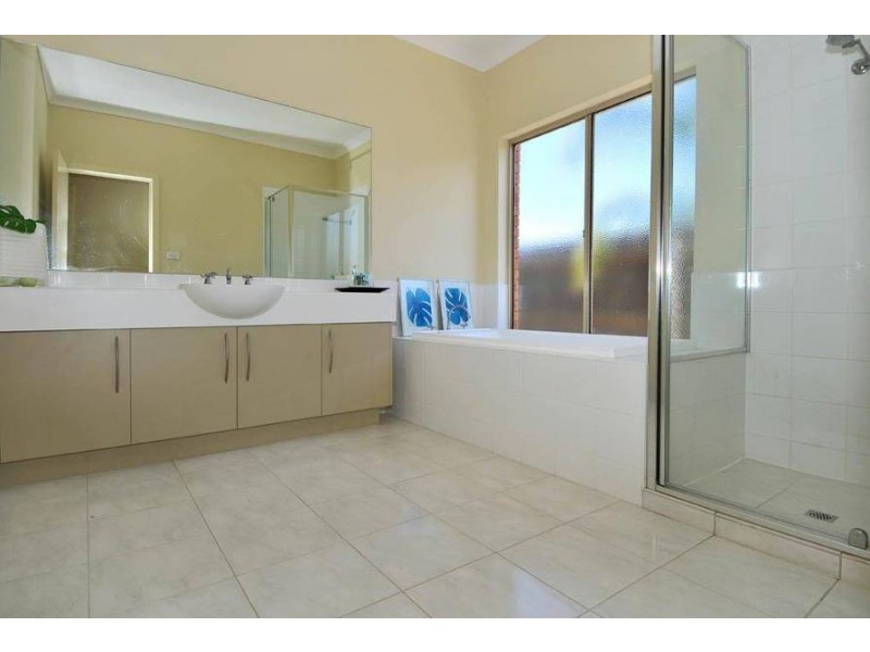 12 St Kilda Parade, Taylors Hill VIC 3037