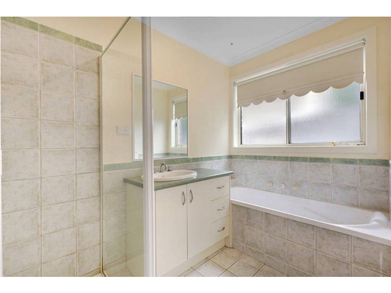 11 Joseph Drive, Hillside VIC 3037