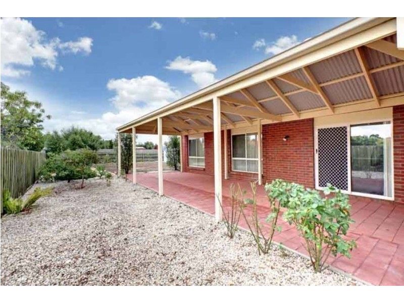 11 Joseph Drive, Hillside VIC 3037