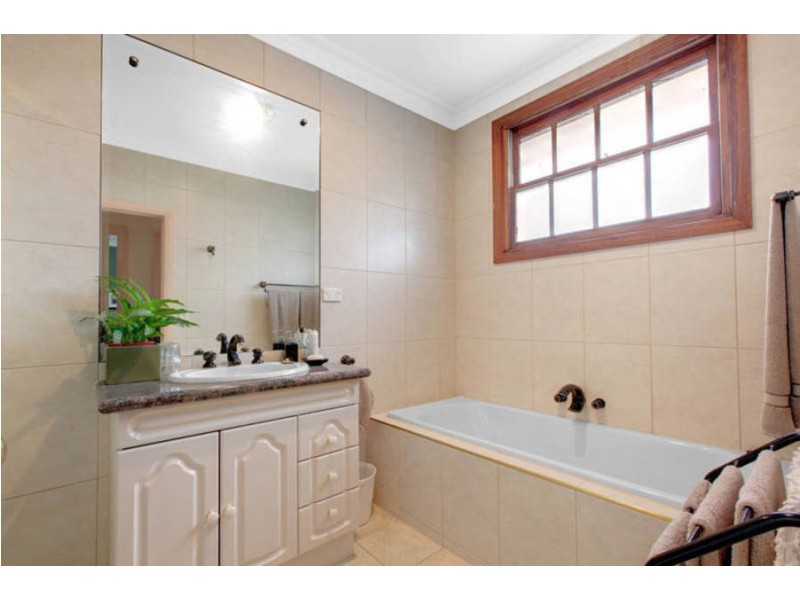 895 Old Calder Hwy, Keilor VIC 3036