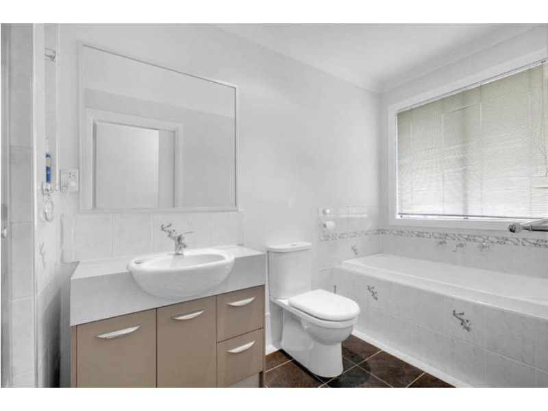 1 Daymar Court, Hillside VIC 3037