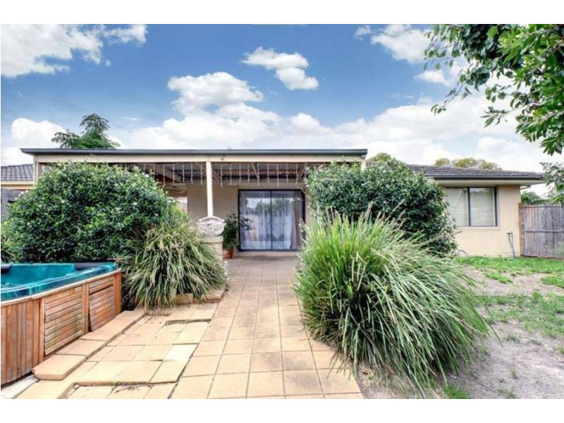 1 Daymar Court, Hillside VIC 3037