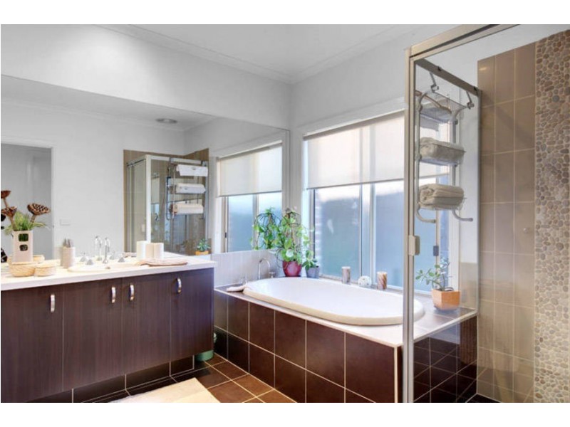 3 Cumberland Grove, Taylors Hill VIC 3037