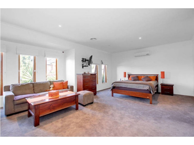 3 Cumberland Grove, Taylors Hill VIC 3037