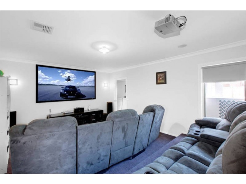 18 Chancery Way, Taylors Hill VIC 3037