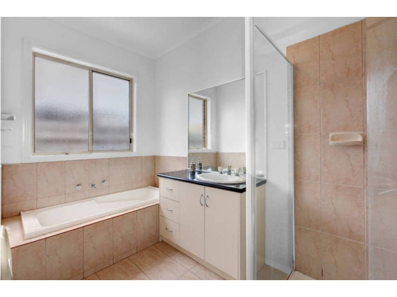 31 Willowood Court, Taylors Hill VIC 3037