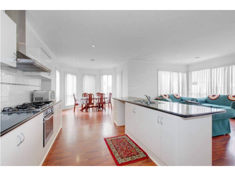 31 Willowood Court, Taylors Hill VIC 3037