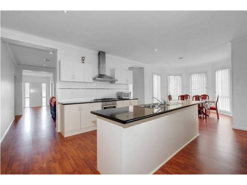 31 Willowood Court, Taylors Hill VIC 3037