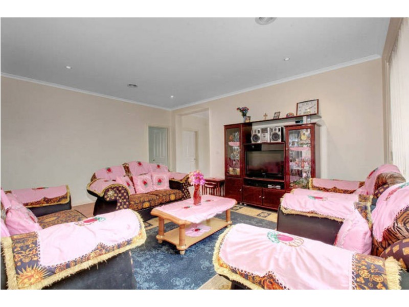 31 Willowood Court, Taylors Hill VIC 3037