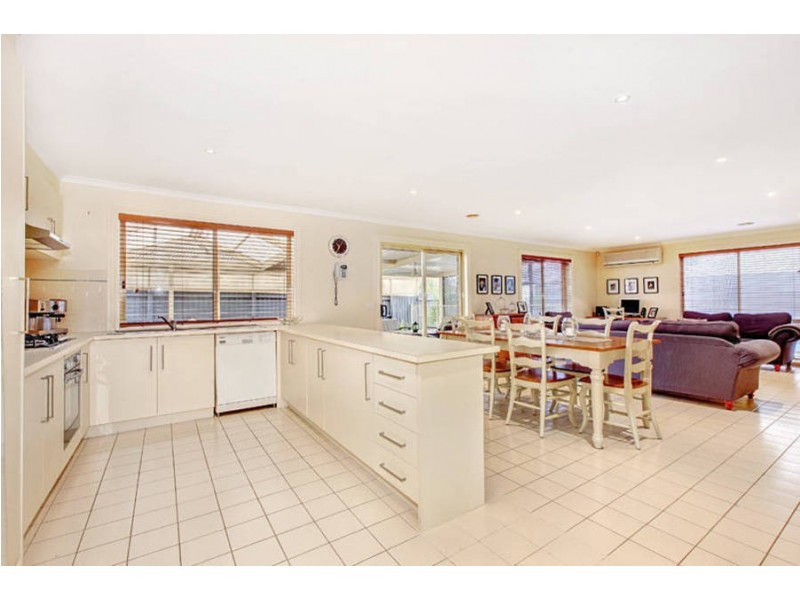 13 Erin Street, Hillside VIC 3037