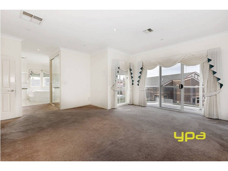 8 Wellesley Drive, Taylors Lakes VIC 3038