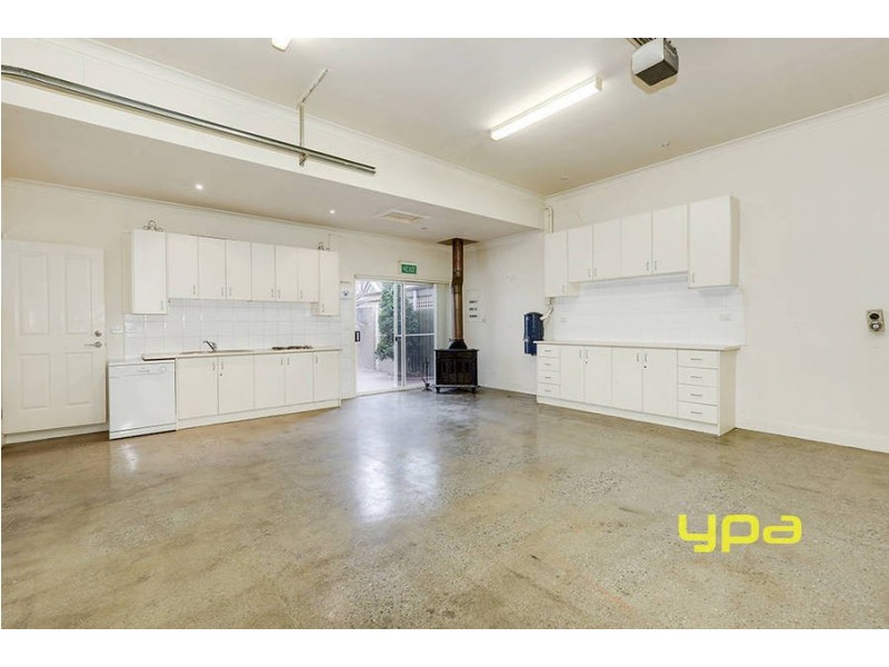 8 Wellesley Drive, Taylors Lakes VIC 3038