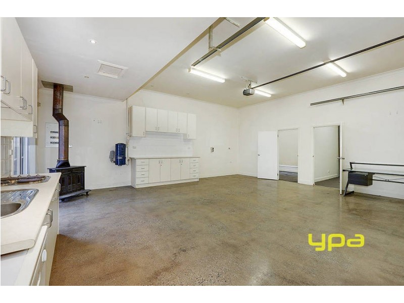 8 Wellesley Drive, Taylors Lakes VIC 3038