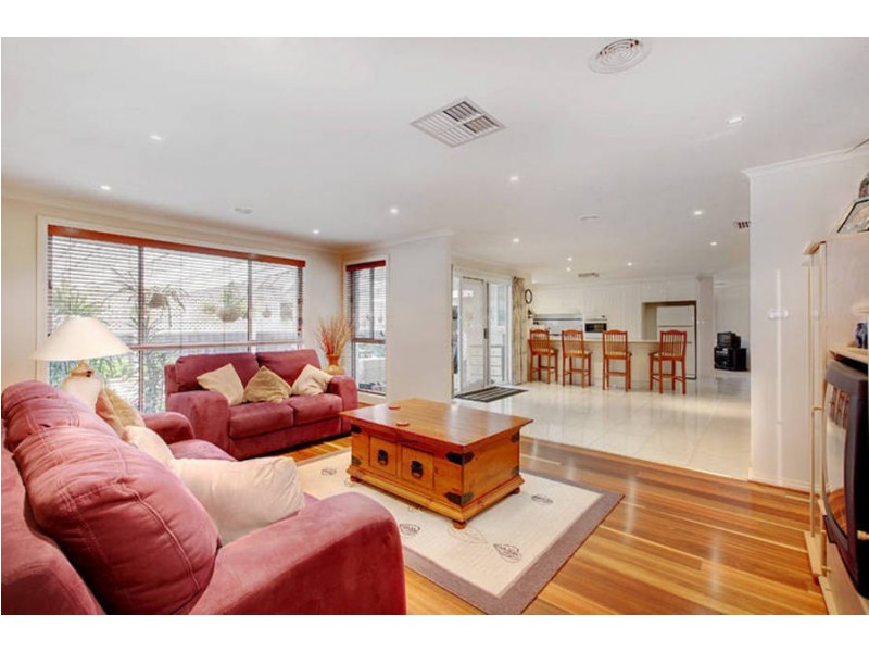 3 Clifton Court, Taylors Lakes VIC 3038