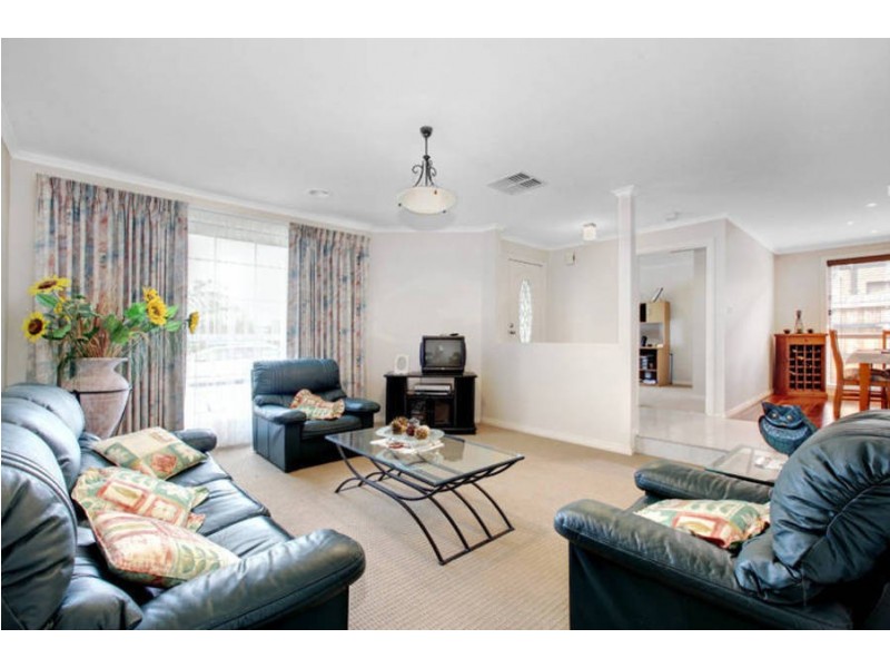 3 Clifton Court, Taylors Lakes VIC 3038