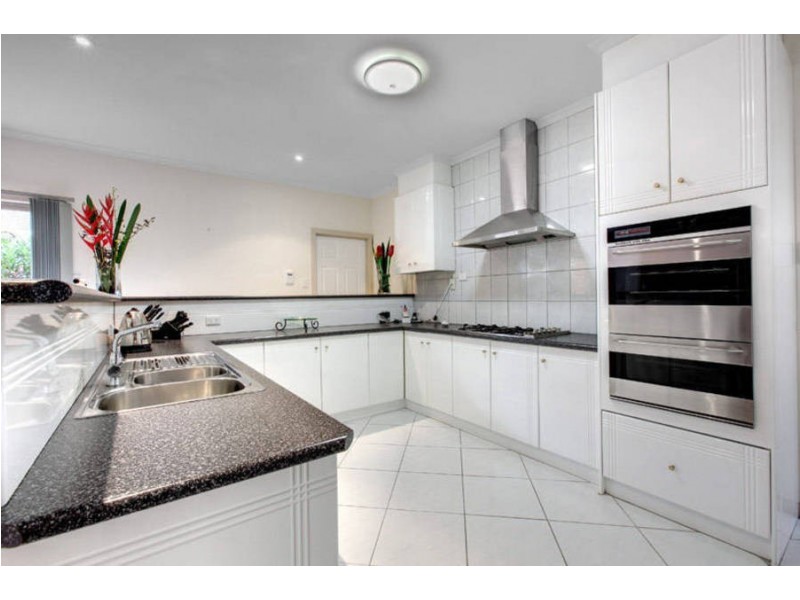 17 Stables Place, Sydenham VIC 3037