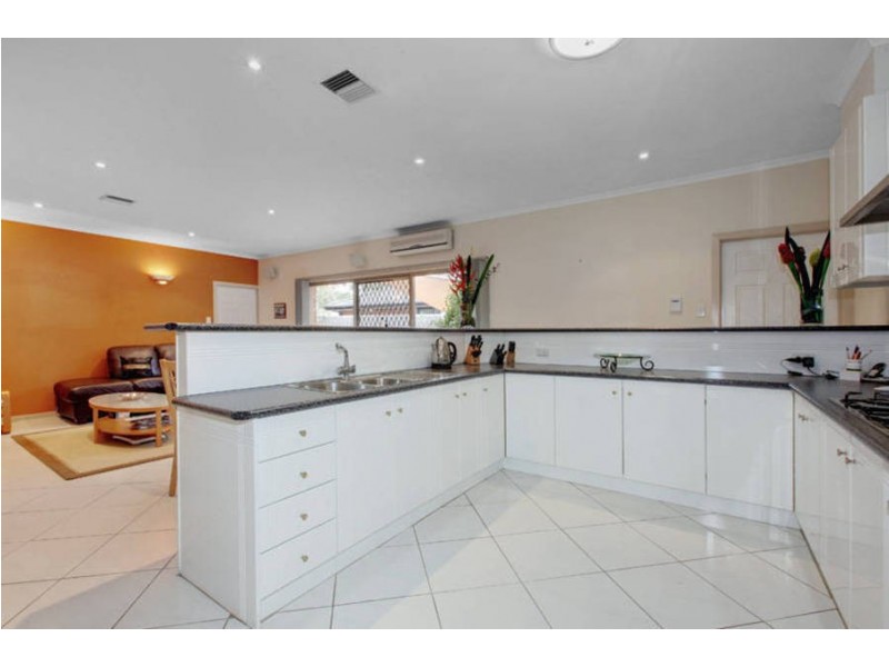 17 Stables Place, Sydenham VIC 3037