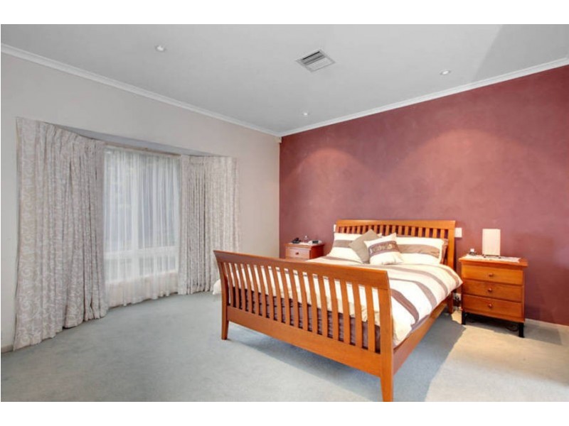 17 Stables Place, Sydenham VIC 3037