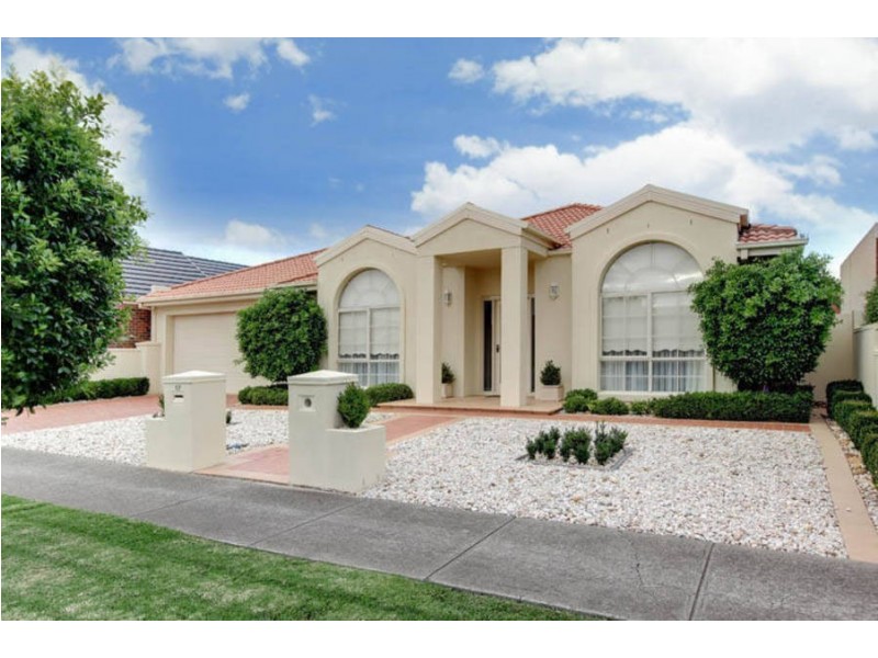 17 Rosehedge Drive, Sydenham VIC 3037