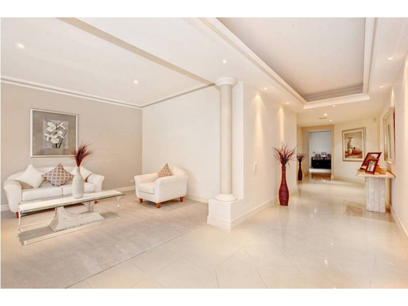 17 Rosehedge Drive, Sydenham VIC 3037