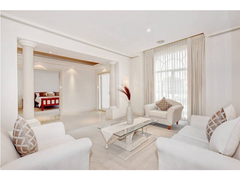 17 Rosehedge Drive, Sydenham VIC 3037