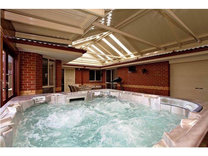 2 Sharpe Street, Hillside VIC 3037