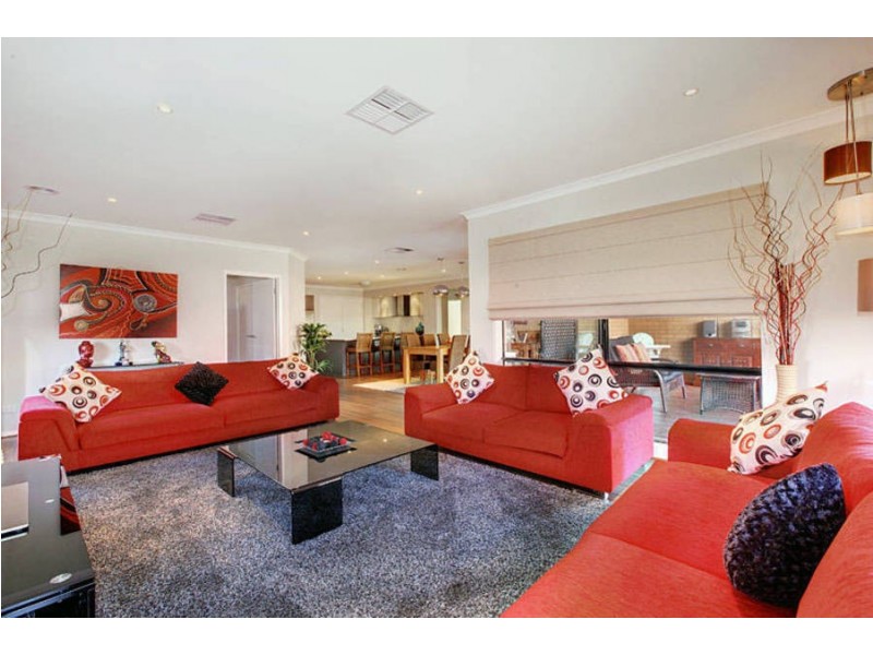 1 Chancery Way, Taylors Hill VIC 3037