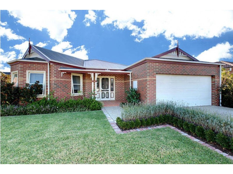 48 Jacaranda Drive, Taylors Hill VIC 3037