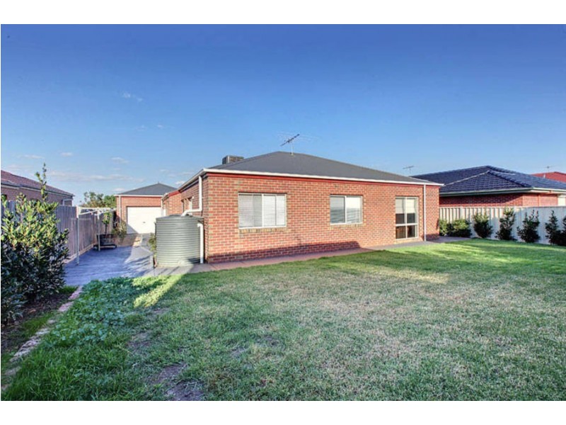 48 Jacaranda Drive, Taylors Hill VIC 3037