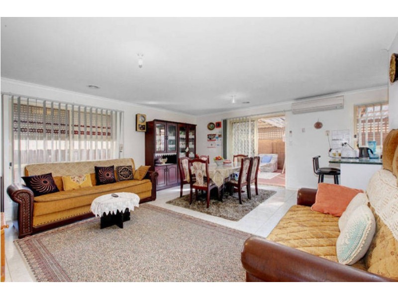 5/18 Tanaroo Crescent, Delahey VIC 3037