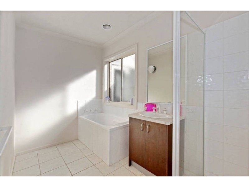 14 Sarkis Mews, Hillside VIC 3037