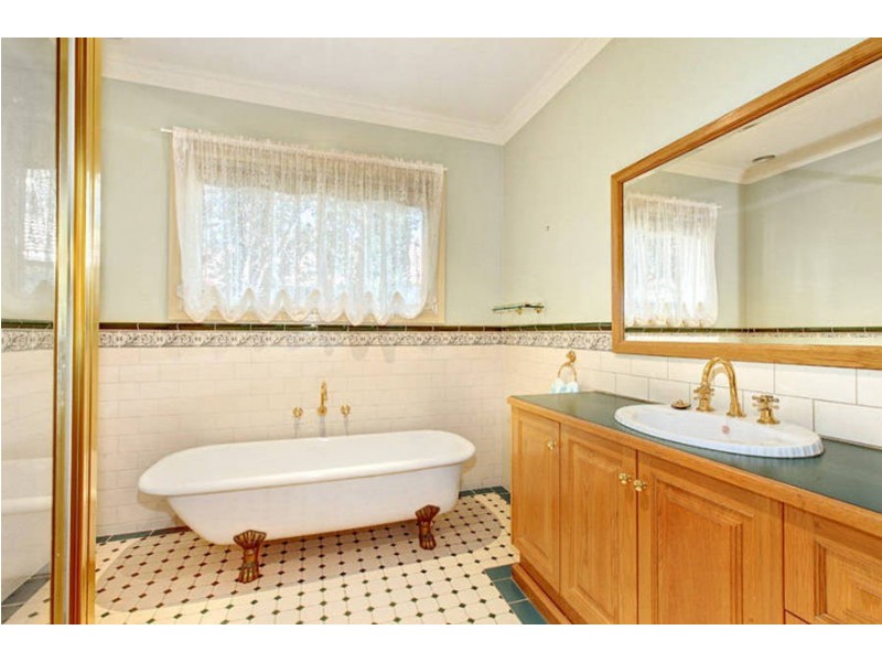 68 Castlewellan Blvd, Hillside VIC 3037