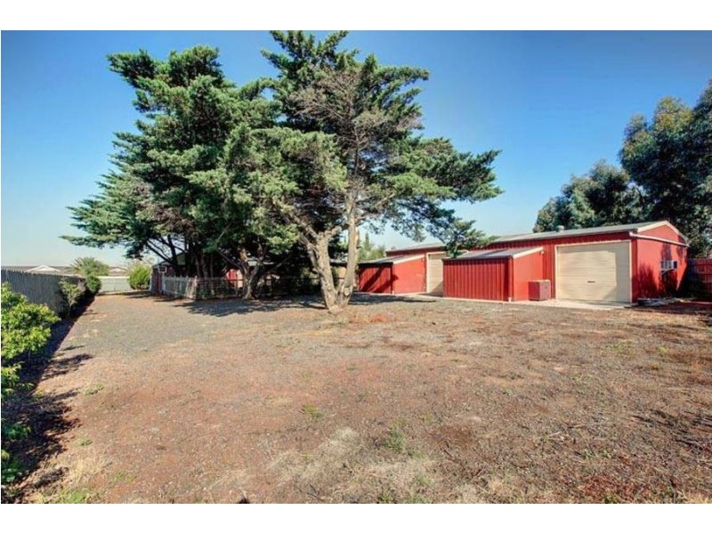 68 Castlewellan Blvd, Hillside VIC 3037