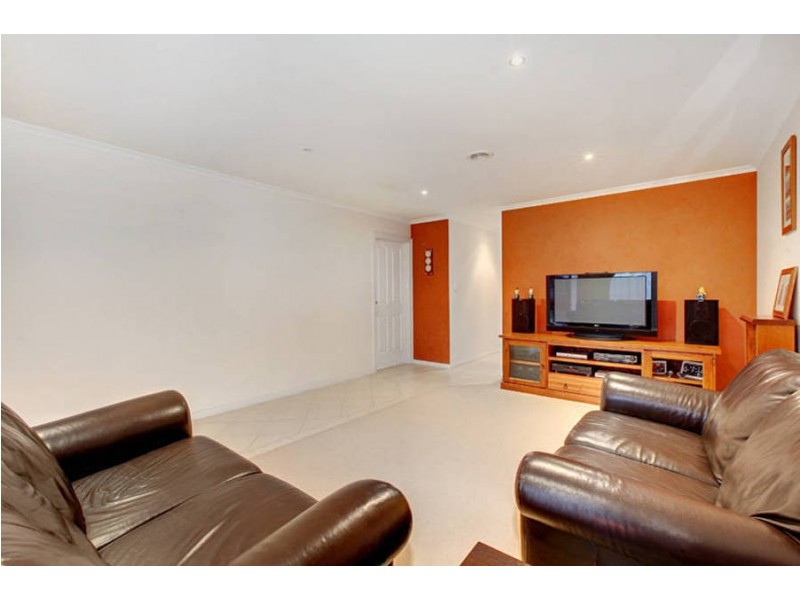 1/25 Jade Way, Hillside VIC 3037