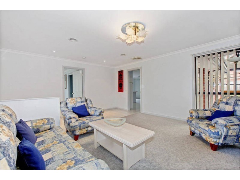 28 Kurrajong Road, Delahey VIC 3037