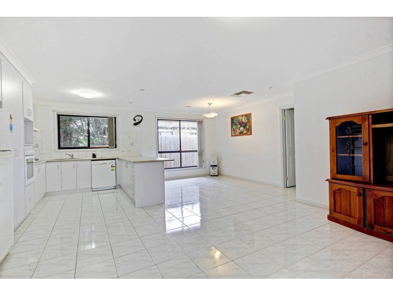 28 Kurrajong Road, Delahey VIC 3037