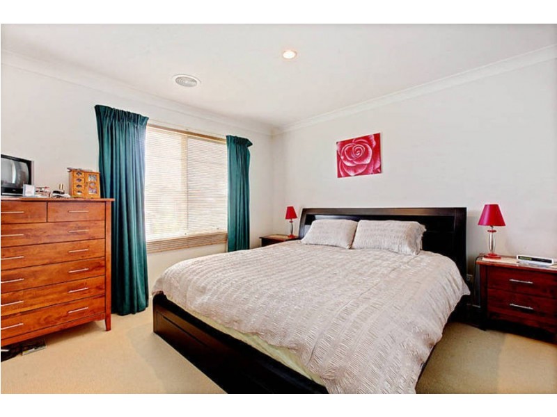 25D Wentworth Drive, Taylors Lakes VIC 3038