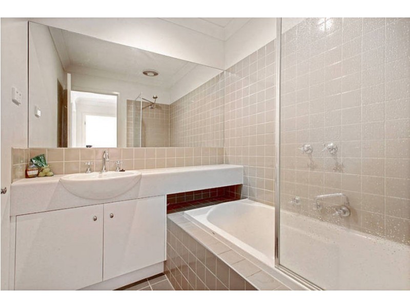 25D Wentworth Drive, Taylors Lakes VIC 3038