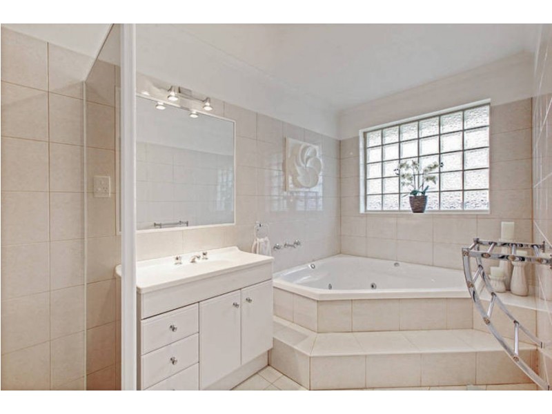 11 Lacebark Road, Delahey VIC 3037