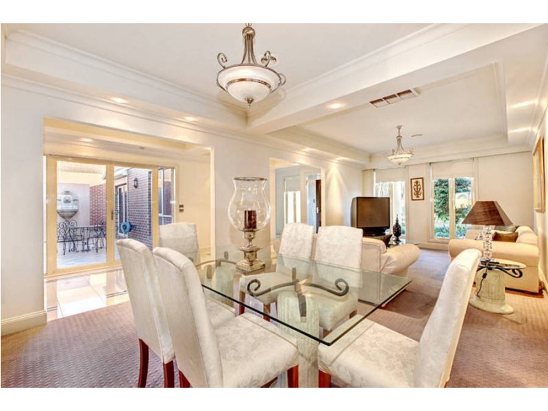 16 Balonne Close, Taylors Lakes VIC 3038